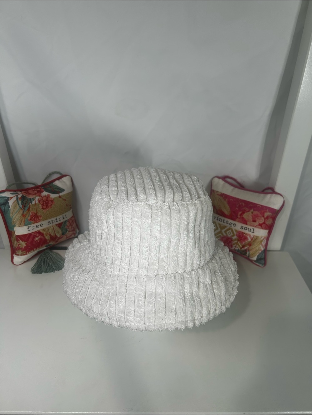 White Reversible Chenille/ Quilted Bucket Hat Textured Star Boho Y2K S/M
